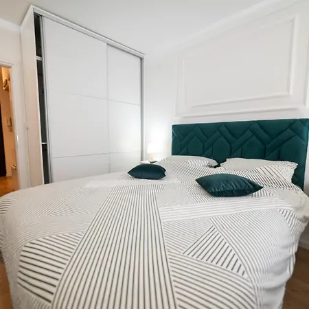 Apartment Premium Deny